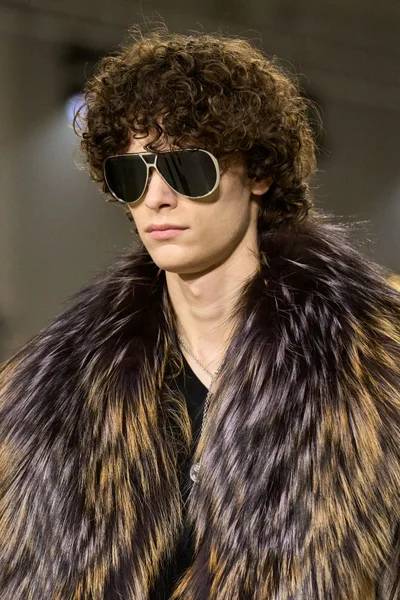 Look 53